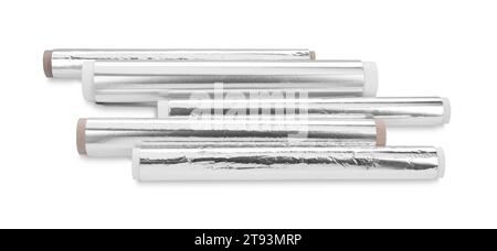 Rollen aus Aluminiumfolie isoliert auf weiß Stockfoto