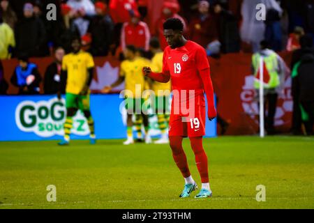 Toronto, Ontario, Kanada, 21. November 2023, A. Davies #19 Look wurde während des Spiels der CONCACAF NATION LEAGUE zwischen Kanada und Jamaika im BMO Field abgeworfen. Stockfoto