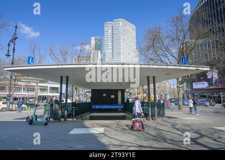 Eingang U-Bahnhof Kurfürstendamm, Joachimsthaler Platz, Charlottenburg, Charlottenburg-Wilmersdorf, Berlin, Deutschland *** Ortsunterschrift *** , Berlin, Deutschland *** Eingang U Bahnhof Kurfürstendamm, Joachimsthaler Platz, Charlottenburg, Charlottenburg Wilmersdorf, Berlin, Deutschland Lokalunterschrift , Berlin, Deutschland Stockfoto