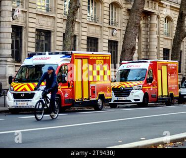 Paris, Frankreich. November 2023. Feuer im Pariser Polizeipräsidium, am Mittwoch, 22. November 2023, in Paris, Frankreich. Foto: Karim Ait Adjedjou/ABACAPRESS.COM Credit: Abaca Press/Alamy Live News Stockfoto