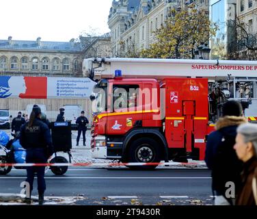 Paris, Frankreich. November 2023. Feuer im Pariser Polizeipräsidium, am Mittwoch, 22. November 2023, in Paris, Frankreich. Foto: Karim Ait Adjedjou/ABACAPRESS.COM Credit: Abaca Press/Alamy Live News Stockfoto