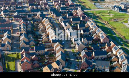 Das Bild vom 20. November 2023 zeigt eine allgemeine Ansicht von Northstowe in Cambridgeshire, Englands größter Neustadt. Englands größte Neustadt hat es noch Stockfoto