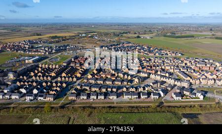 Das Bild vom 20. November 2023 zeigt eine allgemeine Ansicht von Northstowe in Cambridgeshire, Englands größter Neustadt. Englands größte Neustadt hat es noch Stockfoto