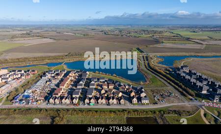 Das Bild vom 20. November 2023 zeigt eine allgemeine Ansicht von Northstowe in Cambridgeshire, Englands größter Neustadt. Englands größte Neustadt hat es noch Stockfoto