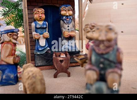 Jubiläumsausstellung von Krippen im Klementinum, die nur einmal alle 100 Jahre stattfindet, in Prag, Tschechische Republik, 22. November 2023. Die Ausstellung findet in Klementinum statt, wo 1562 die erste Krippe in den tschechischen Ländern entstand und 1923 die Jubilee Manger Scene Exhibition organisiert wurde. Eine repräsentative Ausstellung zeigt die Werke der besten zeitgenössischen Schöpfer von Krippen in der Tschechischen Republik und ist der tschechische Teil der weltweiten Feier des 800. Jahrestages der ersten Krippe von St. Franziskus von Assisi in Greccio in Stockfoto