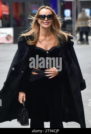 London, Großbritannien. November 2023. Amanda Holden wurde in den Global Radio Studios in London gesehen. Quelle: SOPA Images Limited/Alamy Live News Stockfoto