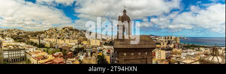 Ein Panoramablick über die Dächer von Las Palmas, Gran Canaria von der Kathedrale Santa Anna an einem sonnigen Tag Stockfoto