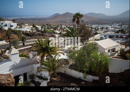 Das Lagomar Museum, auch bekannt als Omar Sharif's House, ein einzigartiges ehemaliges Haus mit natürlichen Lavahöhlen, heute ein Restaurant, eine Bar und eine Kunstgalerie in Lan Stockfoto