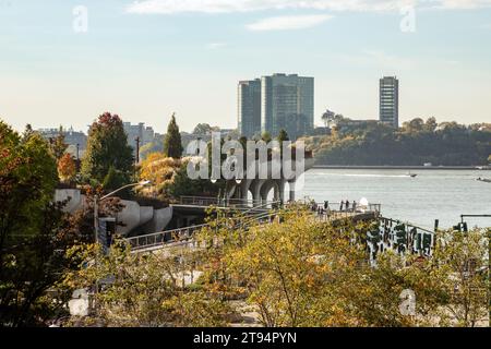 Little Island, Hudson River Park, New York City, Vereinigte Staaten von Amerika. Stockfoto