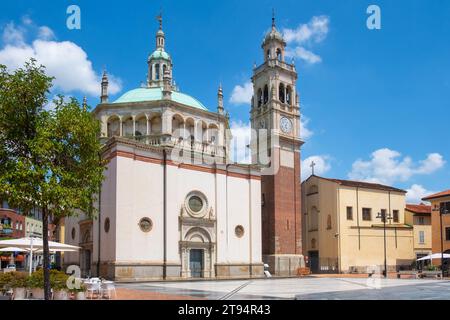 Historisches Zentrum der italienischen Stadt. Stadt Busto Arsizio mit Kirche Santuario di Santa Maria di Piazza in der Provinz Varese, Lombardei, Italien. Reisen Stockfoto