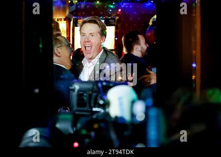 SCHEVENINGEN - Martin Bosma (PVV) jubelt nach der ersten Wahlabstimmung im Repräsentantenhaus. ANP REMKO DE WAAL niederlande raus - belgien raus Stockfoto