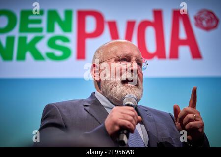 AMSTERDAM - Frans Timmermans am Ergebnisabend von GroenLinks/PvdA für die Wahlen zum Repräsentantenhaus. ANP PHIL NIJHUIS niederlande raus - belgien raus Stockfoto