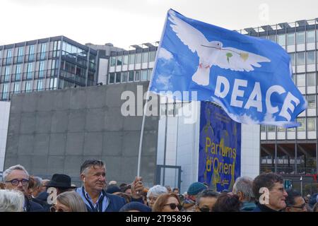 Paris, Frankreich. 19. November 2023, Stille marsch für den Frieden im Nahen Osten in Paris, Frankreich Stockfoto