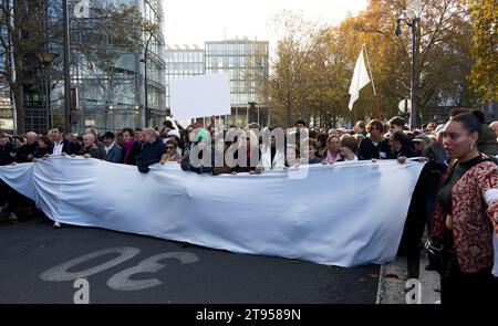 Paris, Frankreich. 19. November 2023, Stille marsch für den Frieden im Nahen Osten in Paris, Frankreich Stockfoto