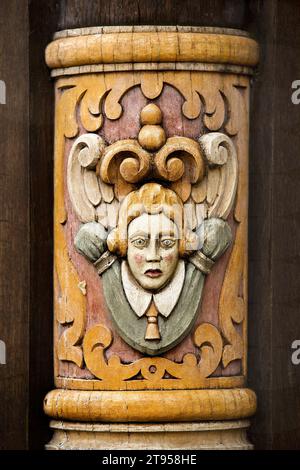 Fassadendetail am Wedekindhaus, historisches Fachwerkhaus im Renaissancestil, Deutschland, Niedersachsen, Hildesheim Stockfoto