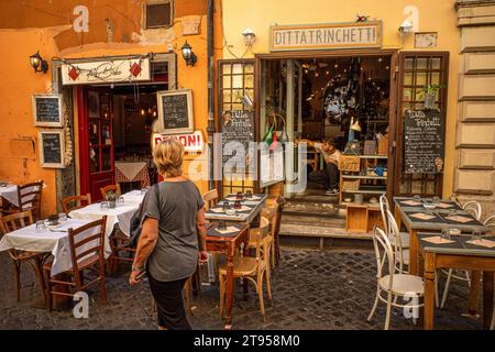 Romantische Straßenszene aus Trastevere Rom Italien Stockfoto