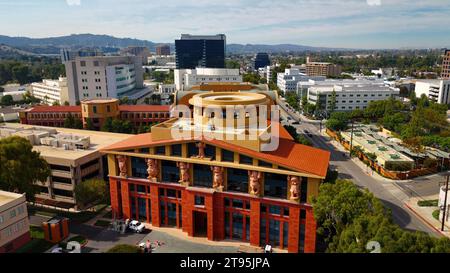 Walt Disney Company in Burbank - die berühmten Walt Disney Studios von oben - Los Angeles Drone Filmmaterial - LOS ANGELES, USA - 5. NOVEMBER 2023 Stockfoto