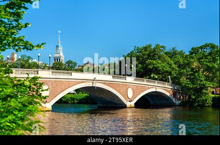 John W. Weeks Memorial Fußgängerbrücke über den Charles River zwischen Boston und Cambridge - Massachusetts, USA Stockfoto