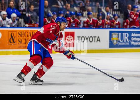 Rochester, New York, USA. November 2023. Laval Rocket Stürmer Nathan Legare (17) skatet in der ersten Periode gegen die Rochester-Amerikaner. Die Rochester Americans veranstalteten die Laval Rocket in einem Spiel der American Hockey League in der Blue Cross Arena in Rochester, New York. (Jonathan Tenca/CSM). Quelle: csm/Alamy Live News Stockfoto