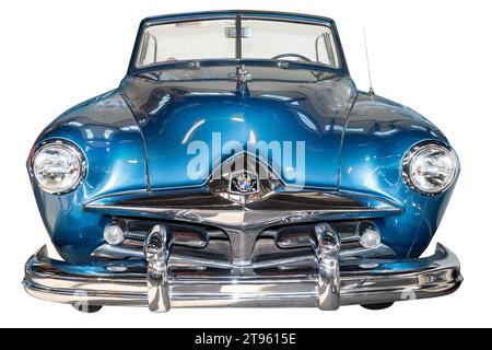 Escondido, CA - 10-30-2023: Packard, Caribbean 1954, 1953 als limitierter Luxus-Sportwagen mit europäischem Styling eingeführt Stockfoto
