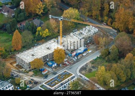 Luftbild, am Büerschen Waldbogen Baustelle mit Baukran und Neubau Mehrfamilen-Wohnhäuser Ecke Westerholter Straße und im Waldquartier, umgeben von herbstlichen Laubbäumen, Resse, Gelsenkirchen, Ruhrgebiet, Nordrhein-Westfalen, Deutschland ACHTUNGxMINDESTHONORARx60xEURO *** Luftsicht, am Büerschen Waldbogen Baustelle mit Baukran und neuen Mehrfamilienwohnhäusern an der Ecke Westerholter Straße und im Waldquartier, umgeben von herbstlichen Laubbäumen, Resse, Gelsenkirchen, Ruhrgebiet, Nordrhein-Westfalen, Deutschland ATTENTIONxMINDESTHONORARx60xEURO Stockfoto