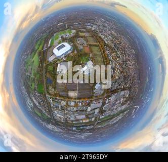 Luftbild, Bundesligastadion Veltins-Arena des FC Schalke 04, auch Arena AufSchalke Fußballstadion, Berger Feld mit Trainingsplätzen und Hotelanlagen, Erdkugel, Fisheye Aufnahme, Fischaugen Aufnahme, 360 Grad Aufnahme, winzige Welt, kleiner Planet, Fisheye Bild, Erle, Gelsenkirchen, Ruhrgebiet, Nordrhein-Westfalen, Deutschland ACHTUNGxMINDESTHONORARx60xEURO *** Luftansicht Bundesligastadion Veltins Arena FC Schalke 04, auch Arena AufSchalke Fußballstadion, Berger Feld mit Trainingsgelände und Hoteleinrichtungen, Erdkugel, Fischaugenbild, Fischaugenbild, 360 Grad Bild, winzige Welt, kleine Pl Stockfoto