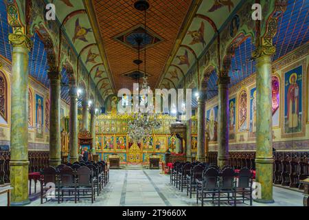 Ruse, Bulgarien - 17. September 2023: Blick auf das Innere der Dreifaltigkeitskirche in Ruse, Nordosten Bulgariens Stockfoto