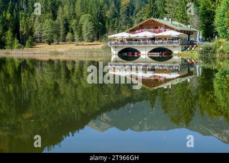 Pflegersee, Berggasthof Pflegersee, Garmisch-Partenkirchen, Werdenfelser Land, Oberbayern, Bayern, Deutschland Stockfoto