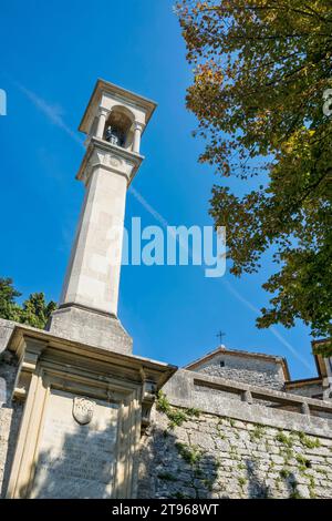 Denkmal für den Heiligen Franziskus vor der Kirche San Quirino, Stadt San Marino, San Marino Stockfoto