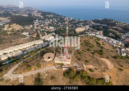 Ein Blick aus der Vogelperspektive auf Malaga Stadt und Hafen vom Mount Victoria, Andalusien Stockfoto