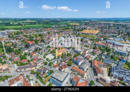 Aus der Vogelperspektive auf die kleine Stadt Pocking im niederbayerischen Kurdreieck Stockfoto