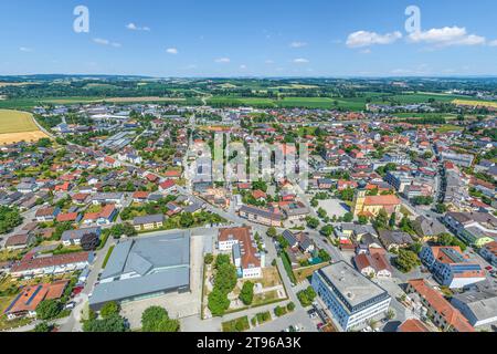 Aus der Vogelperspektive auf die kleine Stadt Pocking im niederbayerischen Kurdreieck Stockfoto