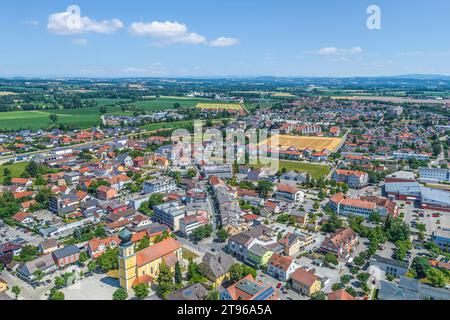 Aus der Vogelperspektive auf die kleine Stadt Pocking im niederbayerischen Kurdreieck Stockfoto