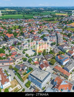 Aus der Vogelperspektive auf die kleine Stadt Pocking im niederbayerischen Kurdreieck Stockfoto