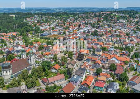 Blick auf den Luftkurort Lindenberg an der Deutschen Alpenstraße im Allgäu Stockfoto