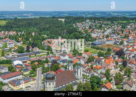 Blick auf den Luftkurort Lindenberg an der Deutschen Alpenstraße im Allgäu Stockfoto