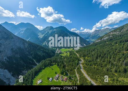 Beeindruckender Blick auf die Region um Pfafflar in den tiroler alpen beim Hahntennjoch Stockfoto