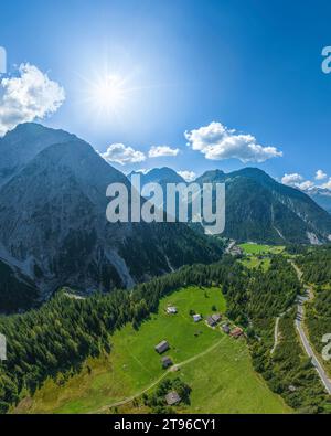 Beeindruckender Blick auf die Region um Pfafflar in den tiroler alpen beim Hahntennjoch Stockfoto