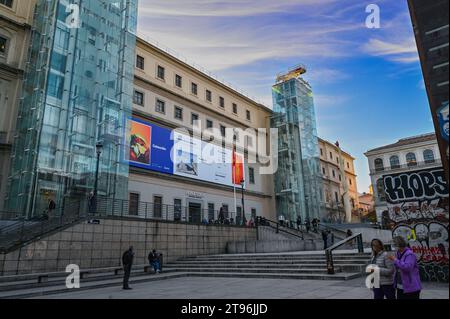 MADRID, SPANIEN 18. November 2023, Museo Art Reina Sofia Platz, Zentrum von Madrid. Stockfoto