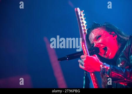 Kroatien, Zagreb, 221123. Fabrik der Kultur. Konzert der amerikanischen Hard-Rock-Band Halestorm. Foto: Nera Simic/CROPIX Copyright: XxNeraxSimicx halestorm tvornica34-221123 Credit: Imago/Alamy Live News Stockfoto