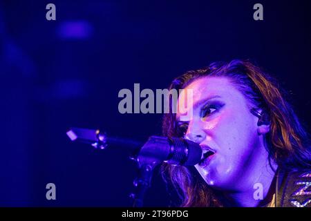 Kroatien, Zagreb, 221123. Fabrik der Kultur. Konzert der amerikanischen Hard-Rock-Band Halestorm. Foto: Nera Simic/CROPIX Copyright: XxNeraxSimicx halestorm tvornica39-221123 Credit: Imago/Alamy Live News Stockfoto