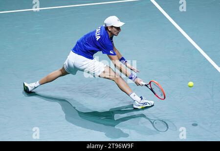 Der Italiener Matteo Arnaldi im Viertelfinale des Davis Cup 2023 im Palacio de Deportes Jose Maria Martin Carpena in Malaga, Spanien. Bilddatum: Donnerstag, 23. November 2023. Stockfoto