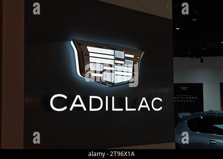 SHANGHAI, CHINA - 23. NOVEMBER 2023 - Cadillac City Center Store in Shanghai, China, 23. November 2023. Stockfoto