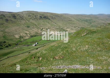 Das Upper Borrowdale Valley vom Gipfel des Outlying Wainwright „High House Bank“ in Crookdale, Lake District National Park, Cumbria. UK. Stockfoto