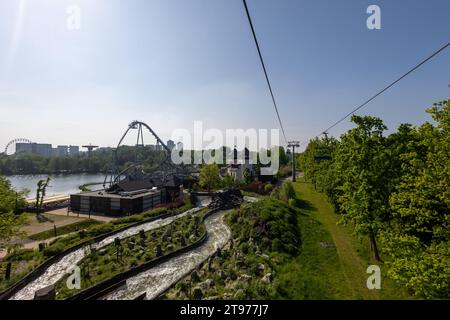 Kattowitz, Polen - 20. Mai 2023: Vergnügungspark Legendia Slaskie, Aussicht von oben. Stockfoto