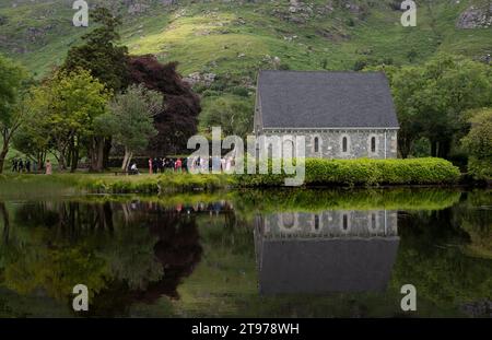 Hochzeit in der katholischen Kirche Saint Finbarr Oratorium. Kapelle. Gougane Barra Park West ireland Europa Stockfoto