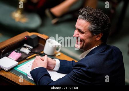 Brüssel, Belgien November 2023. Vooruit's Joris Vandenbroucke, dargestellt während einer Plenartagung der Kammer im Bundesparlament in Brüssel am Donnerstag, den 23. November 2023. BELGA FOTO JASPER JACOBS Credit: Belga News Agency/Alamy Live News Stockfoto