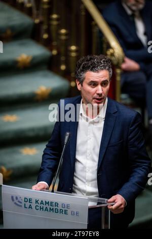 Brüssel, Belgien November 2023. Vooruit's Joris Vandenbroucke, dargestellt während einer Plenartagung der Kammer im Bundesparlament in Brüssel am Donnerstag, den 23. November 2023. BELGA FOTO JASPER JACOBS Credit: Belga News Agency/Alamy Live News Stockfoto