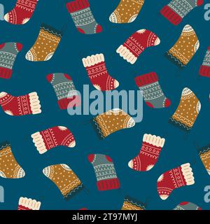 Farbenfrohe Weihnachtssocken mit nahtlosem Muster. Niedliche handgezeichnete Vintage-Cartoon-Socken auf dem Hintergrund Stock Vektor