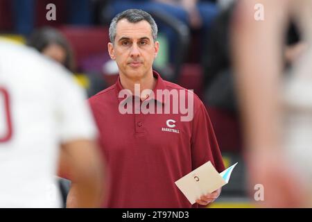 22. November 2023: Colgate Raiders Head Coach Matt Langel spielt in der ersten Halbzeit am 22. November 2023 am Cotterell Court in Hamilton, NY, gegen die Harvard Crimson. Rich Barnes/CSM Stockfoto